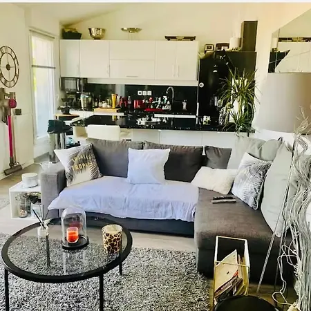 Mendes Seixas Apartment